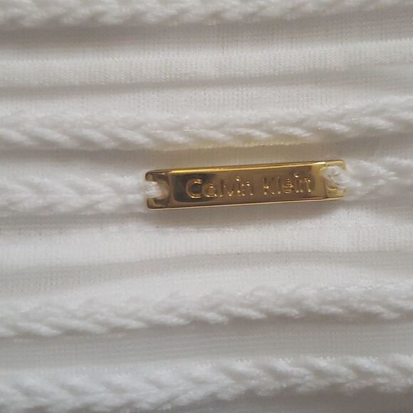 š
ŗCalvināKlien Womens Scoopneck White Short Sleeveā Striped Top Sz Medium - Picture 3 of 5